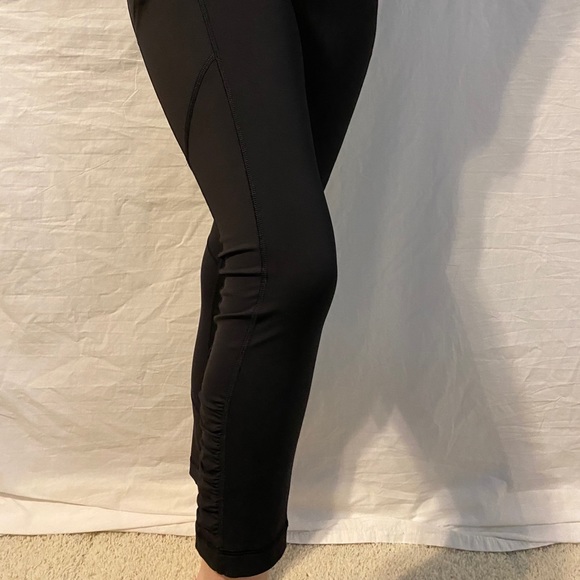 Lululemon Ruched Leggings - Picture 3 of 11